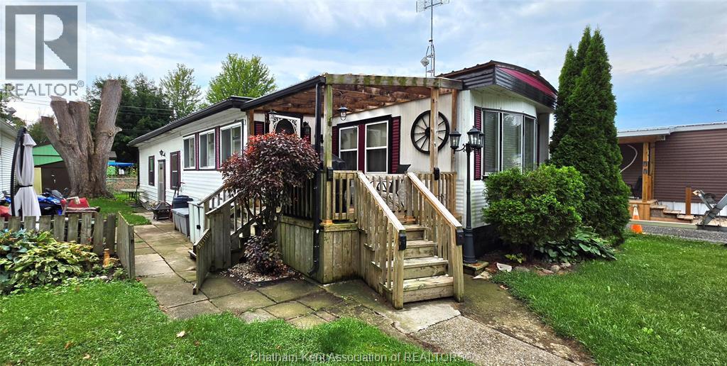 2-bedroom Single Family at 9480 Longwoods Road #44, Chatham-Kent — photograph 2