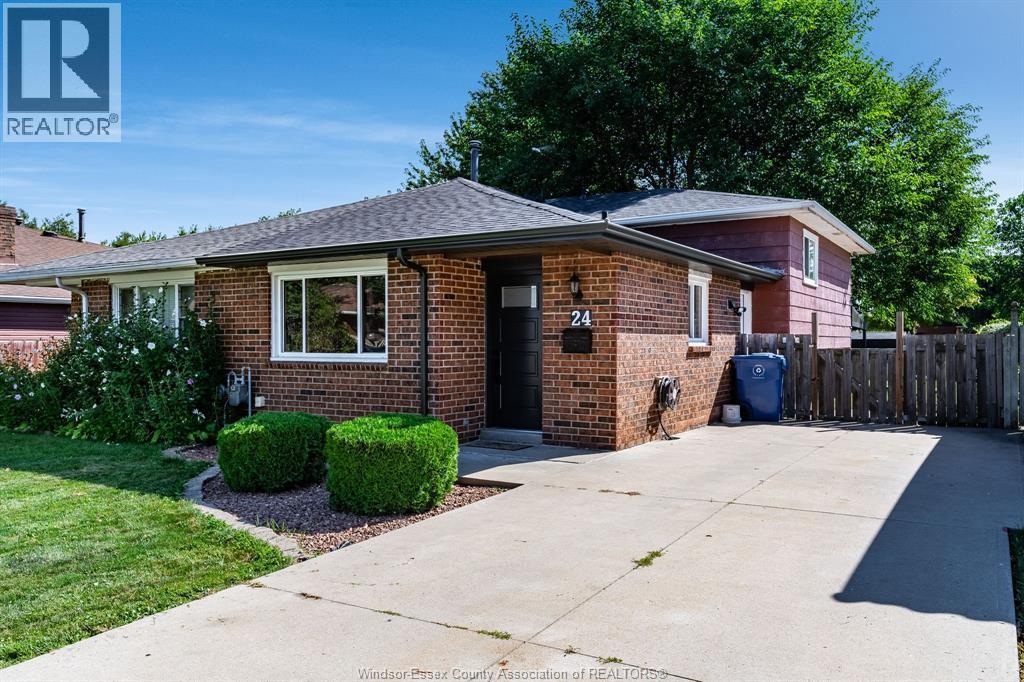 3-bedroom Single Family at 24 Donald, Leamington — primary photograph