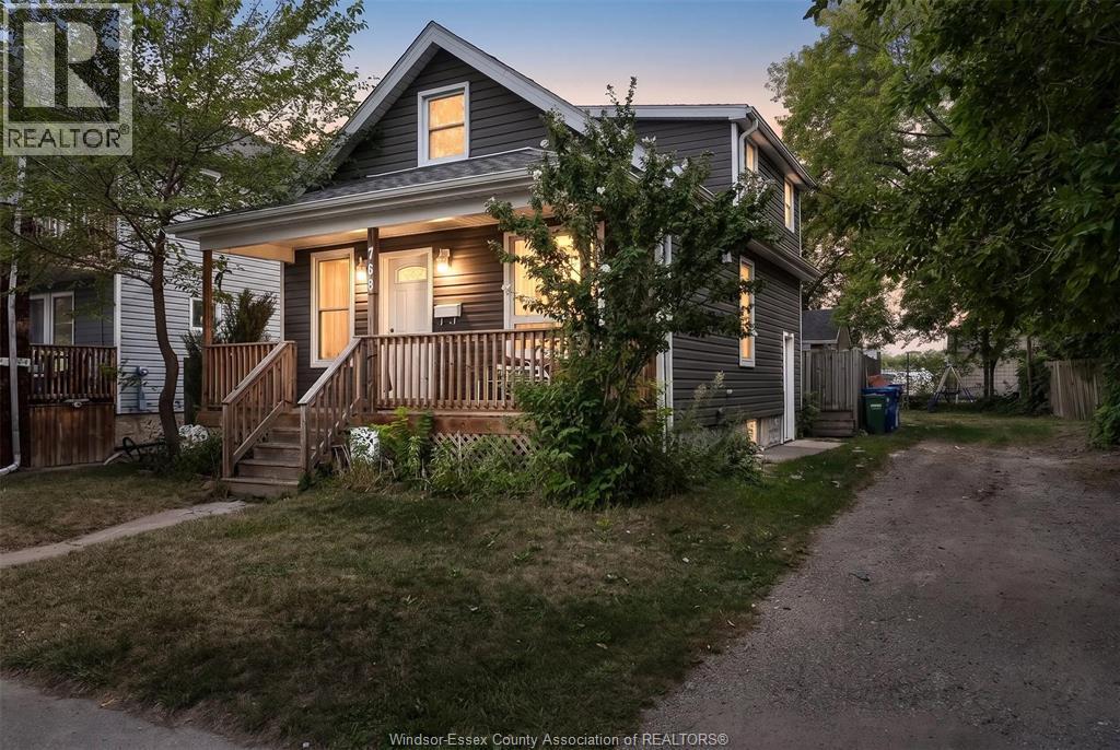 3-bedroom Single Family at 768 McKay, Windsor — primary photograph