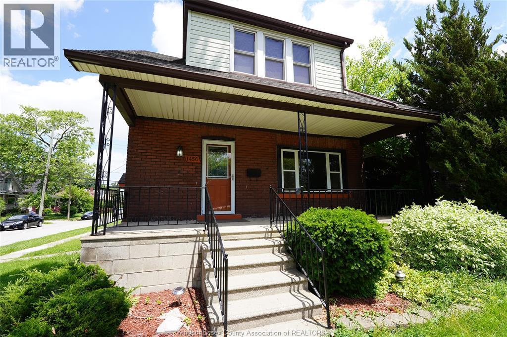 4-bedroom Single Family at 1450 Bruce Avenue, Windsor — photograph 3