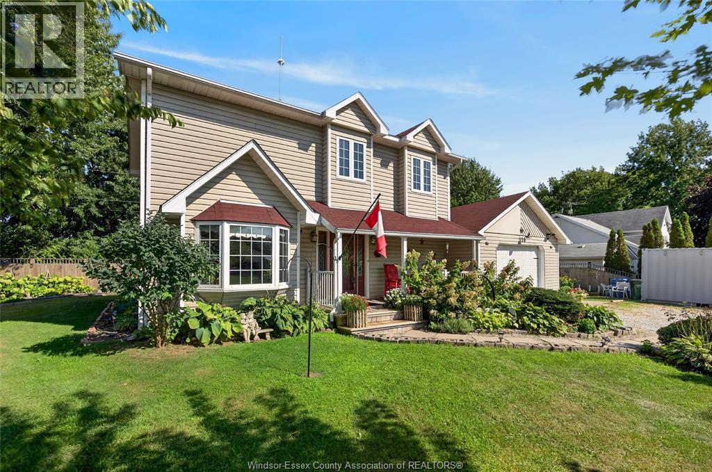 3-bedroom Single Family at 128 Windsor, Harrow — photograph 2