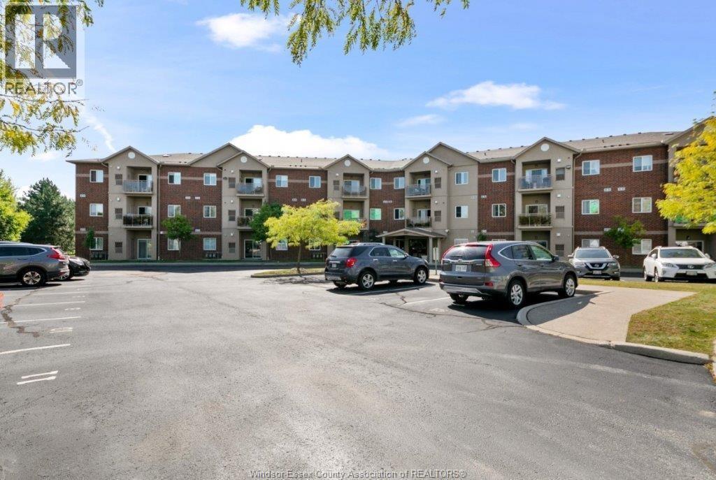 2-bedroom Single Family at 1885 Westview Park Boulevard #108, LaSalle — photograph 2