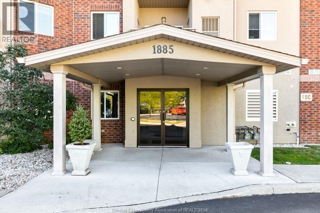 2-bedroom Single Family at 1885 Westview Park Boulevard #108, LaSalle — photograph 3
