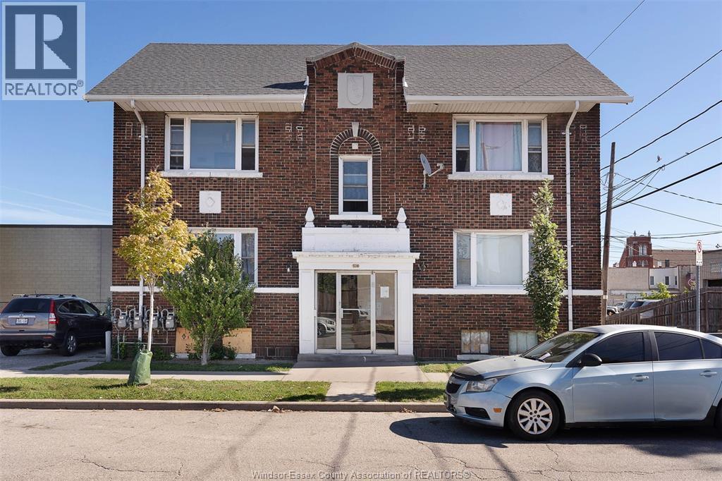 Multi-family — 538 Louis Avenue, Windsor, Ontario