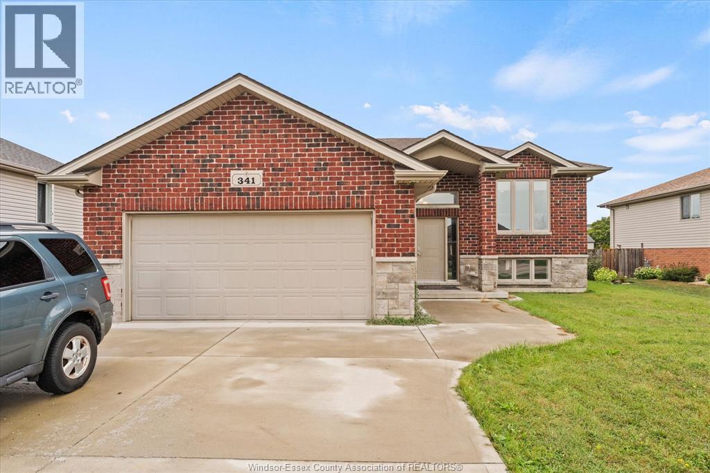 3-bedroom Single Family at 341 Piroli Crescent, Lakeshore — primary photograph