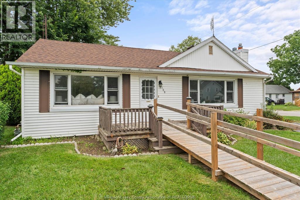 2-bedroom Single Family at 108 Grace Street, Kingsville — photograph 2