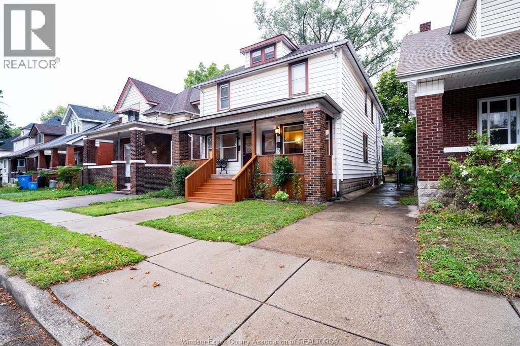 5-bedroom Single Family at 169-171 Bridge Avenue, Windsor — photograph 2