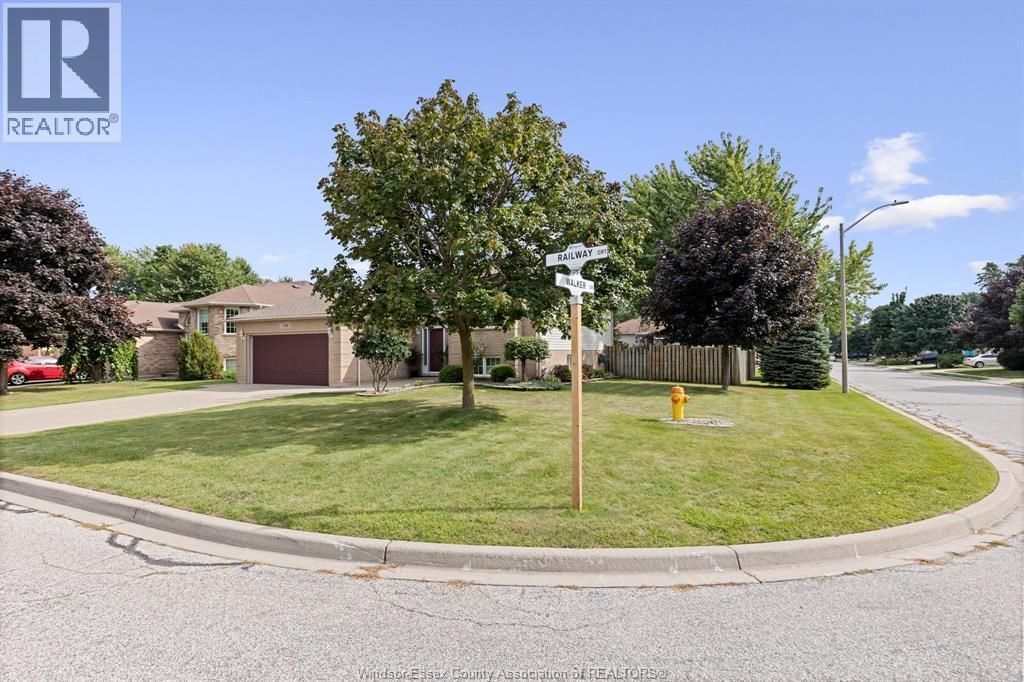 4-bedroom Single Family at 141 Railway Court, Kingsville — photograph 3