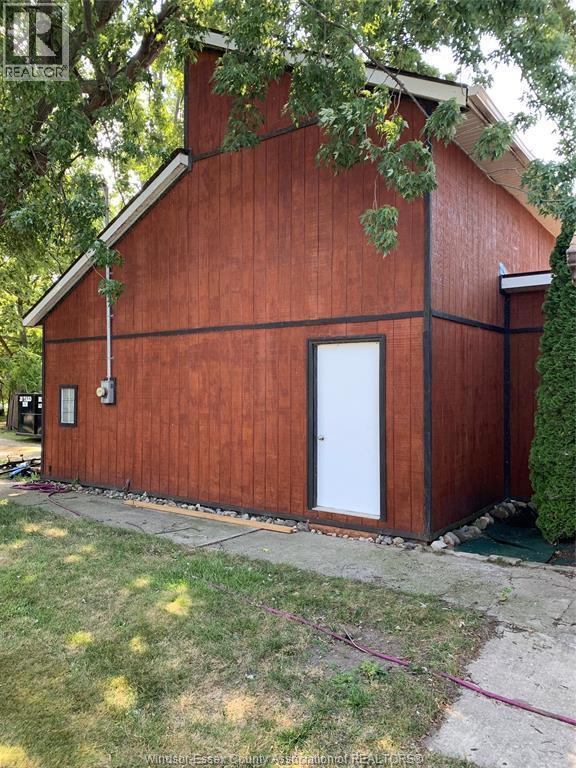 1-bedroom Single Family at 13648 Riverside Drive, Tecumseh — photograph 3