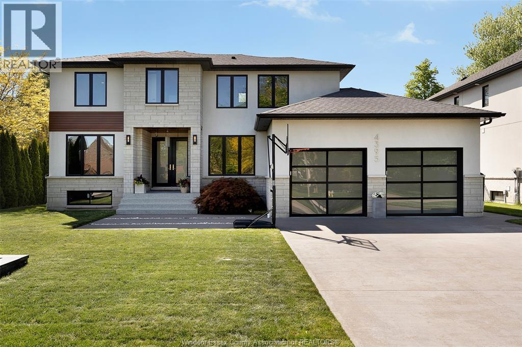 4-bedroom Single Family at 4395 Centre Lake, Windsor — primary photograph