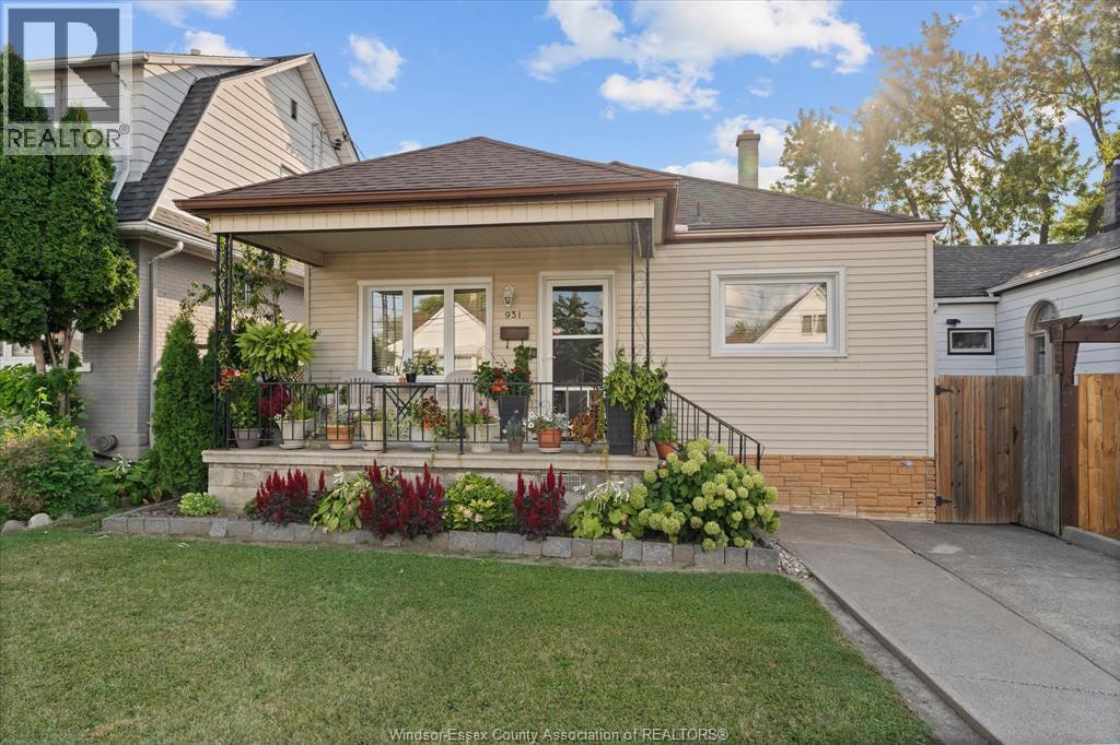 4-bedroom Single Family at 931 Lillian Avenue, Windsor — primary photograph