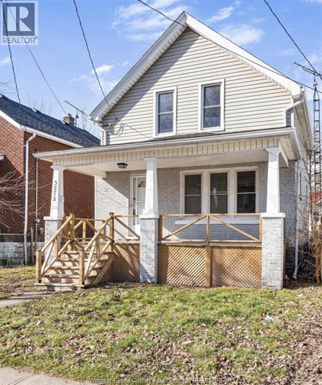5-bedroom Single Family at 3272 Baby Street, Windsor — primary photograph