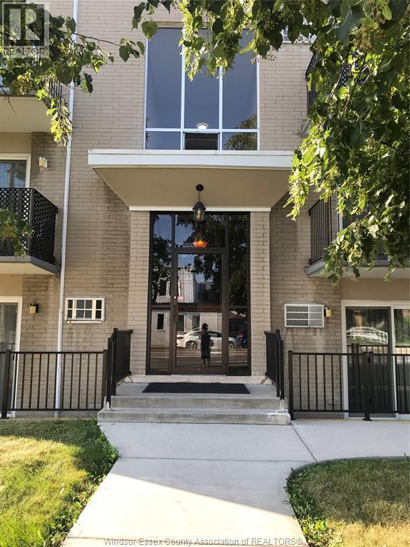 1-bedroom Single Family at 6530 Wyandotte Street #307, Windsor — photograph 3