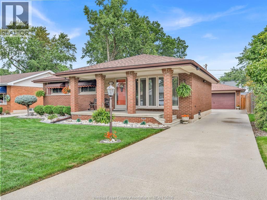 Single Family — 1048 Coventry Court, Windsor, Ontario