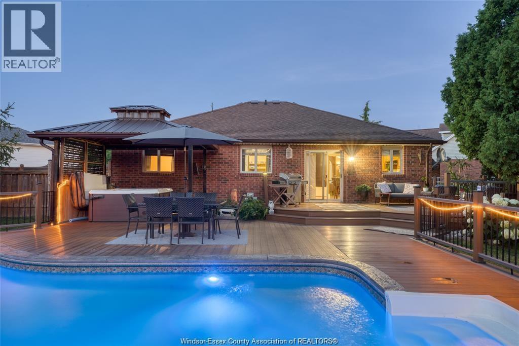 5-bedroom Single Family at 113 Beach Court, Stoney Point — photograph 3
