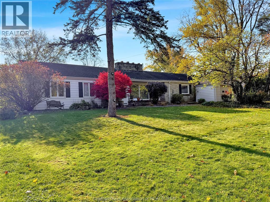 4-bedroom Single Family at 6 Devon Drive, Chatham — photograph 2