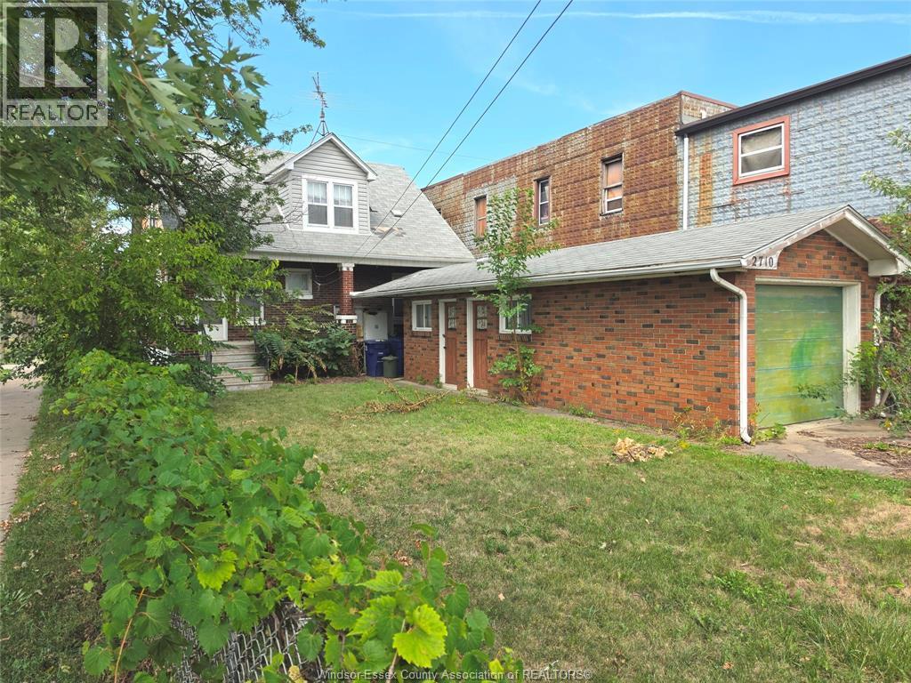 3-bedroom Single Family at 2710 Seminole, Windsor — primary photograph