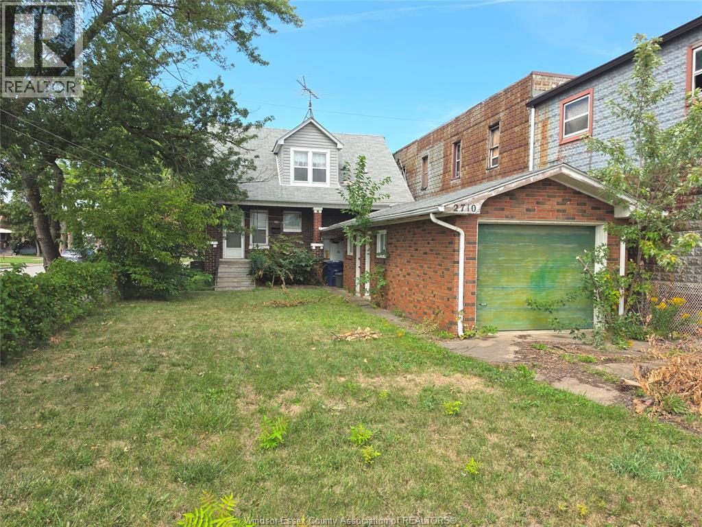 3-bedroom Single Family at 2710 Seminole, Windsor — photograph 2