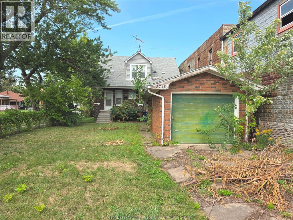 3-bedroom Single Family at 2710 Seminole, Windsor — photograph 3