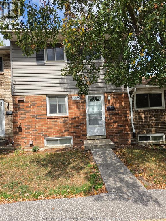 Single Family — 2816 Meadowbrook Lane, Windsor, Ontario