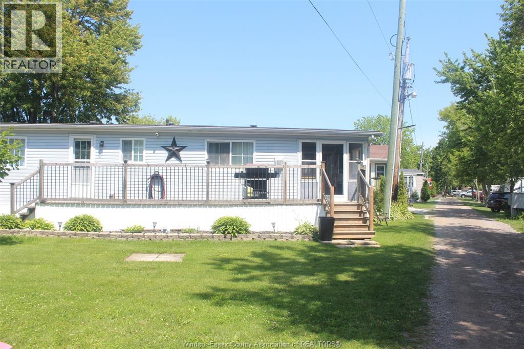 3-bedroom Single Family at 20951 Pier Road #8 Lake Rd, Wheatley — primary photograph