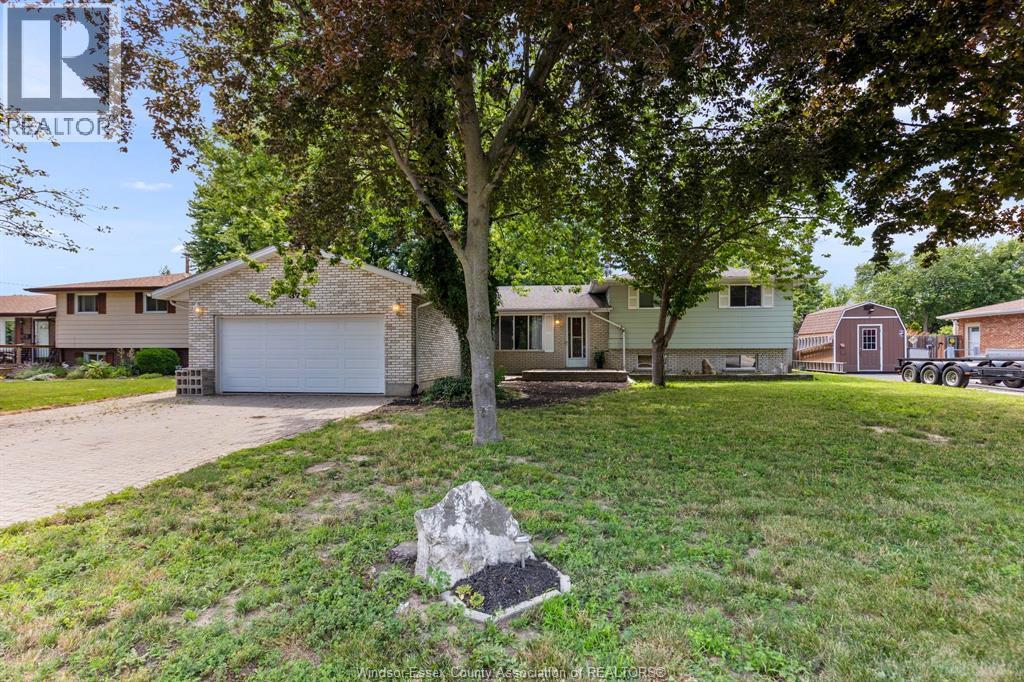 Single Family — 371 Oak Street, Lakeshore, Ontario
