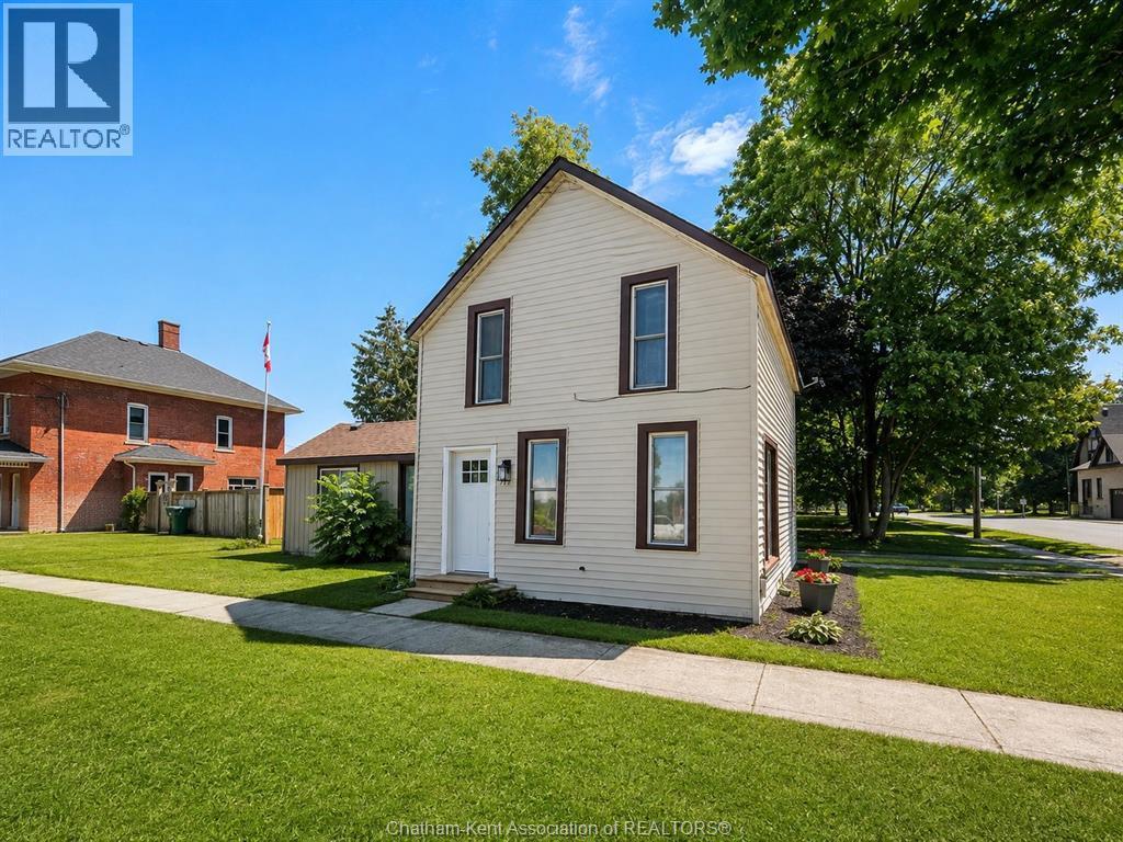 3-bedroom Single Family at 579 Centre Street, Dresden — primary photograph