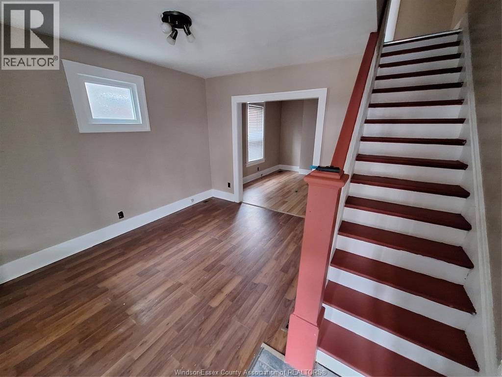 3-bedroom Single Family at 3219 Linwood Place, Windsor — photograph 2