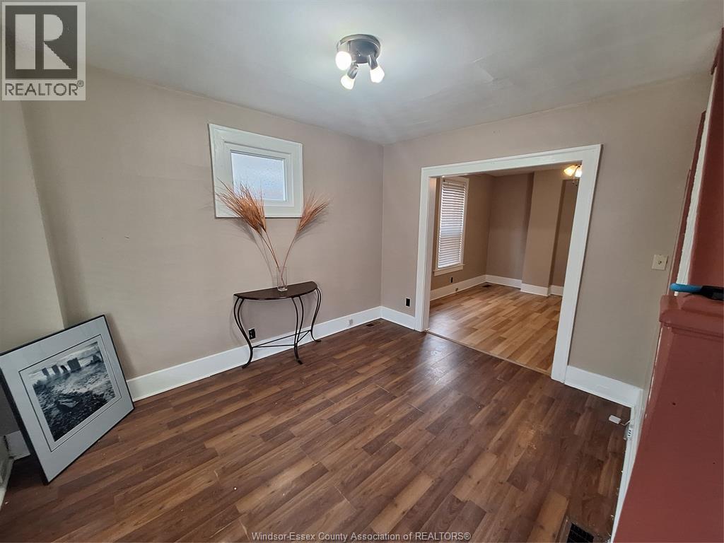 3-bedroom Single Family at 3219 Linwood Place, Windsor — photograph 3