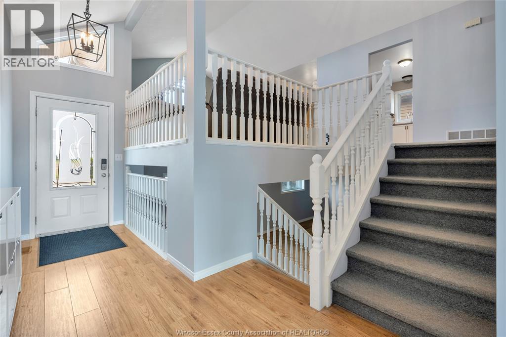 4-bedroom Single Family at 125 Queen Street, Tilbury — photograph 2