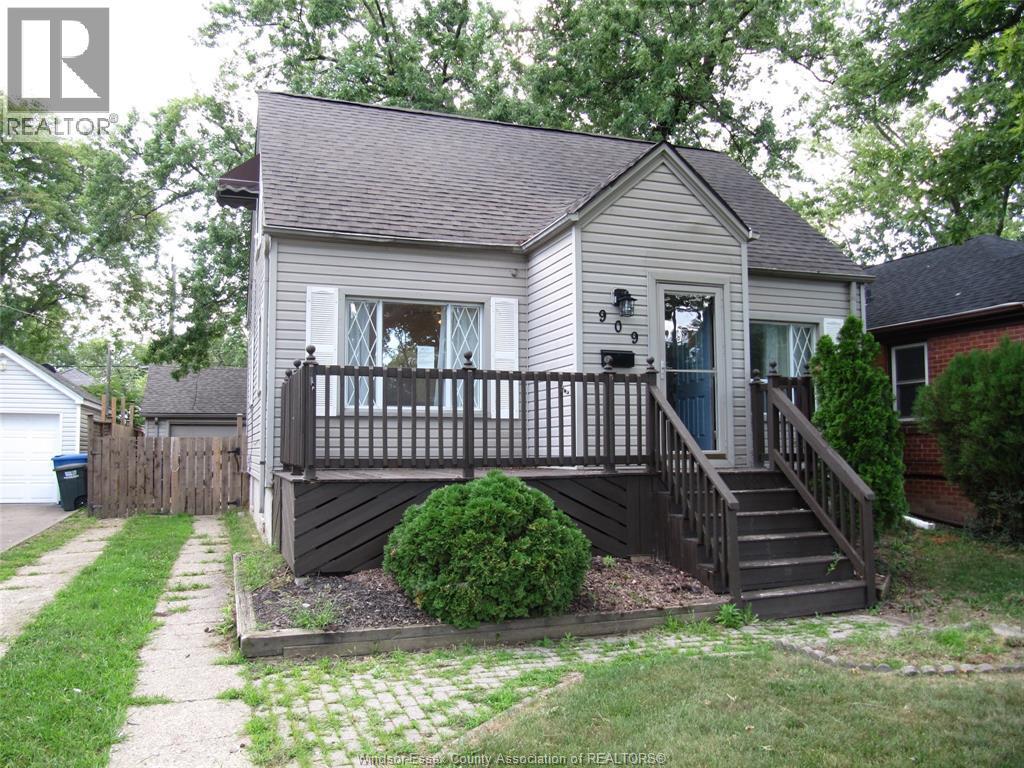 Single Family — 909 St. Marys, Windsor, Ontario