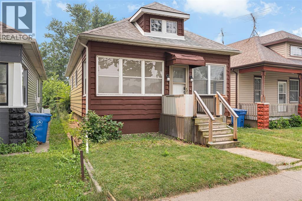 5-bedroom Single Family at 497 McKay Avenue, Windsor — photograph 2