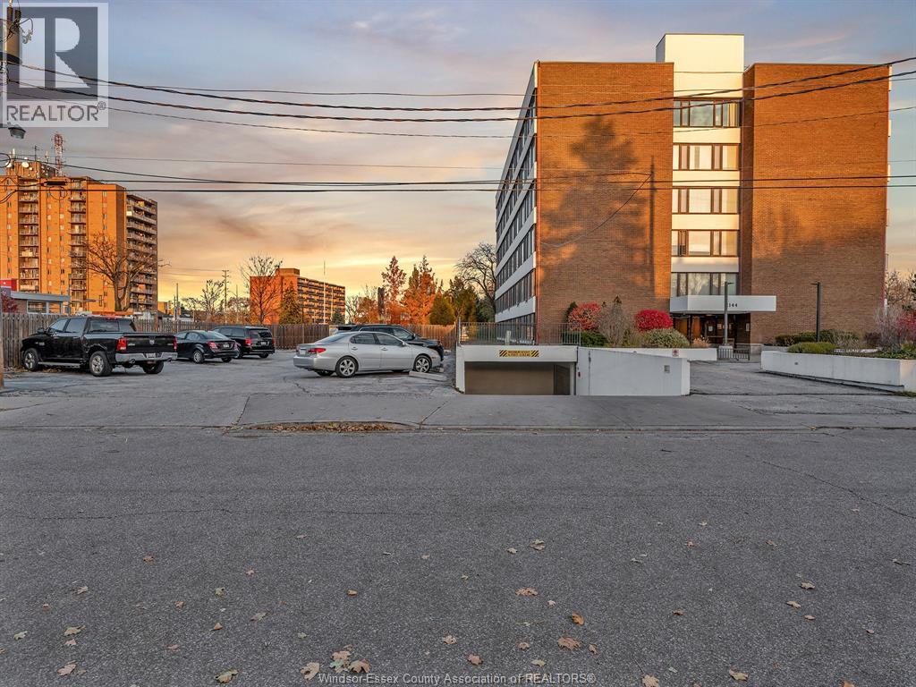 2-bedroom Single Family at 2144 Pelissier #602, Windsor — photograph 3