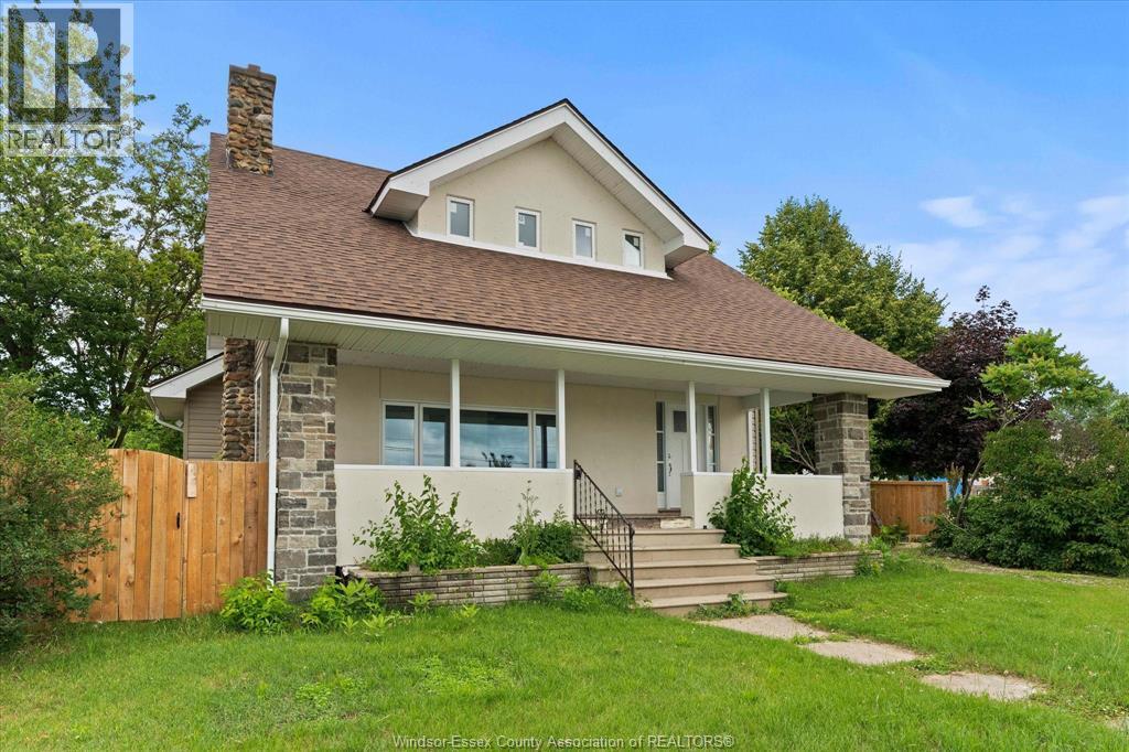 3-bedroom Single Family at 305 Erie, Leamington — photograph 2