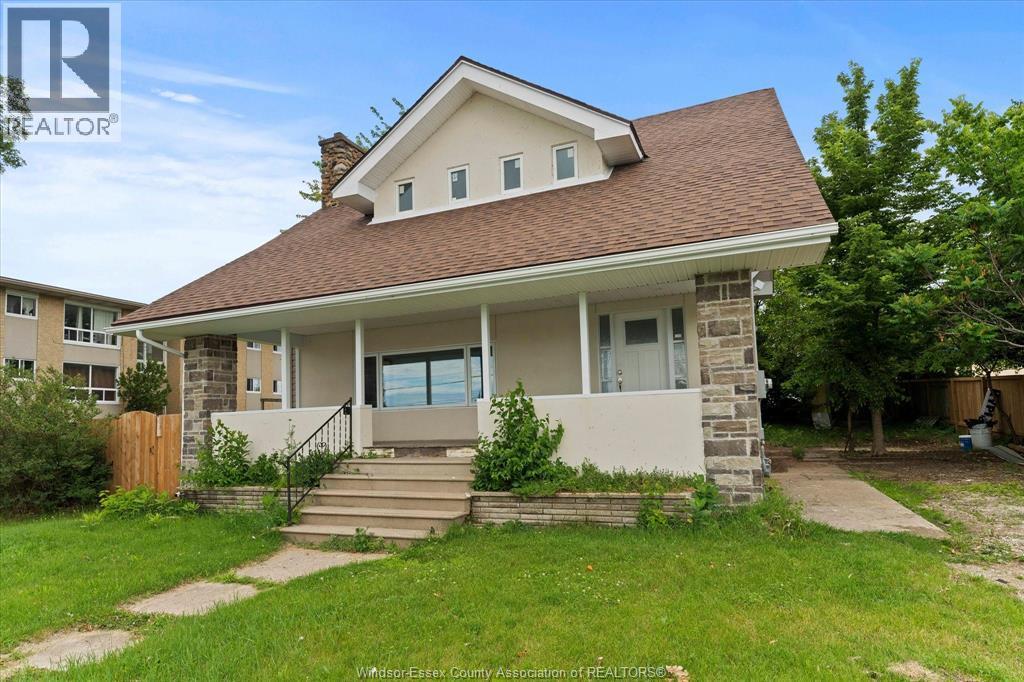 3-bedroom Single Family at 305 Erie, Leamington — photograph 3