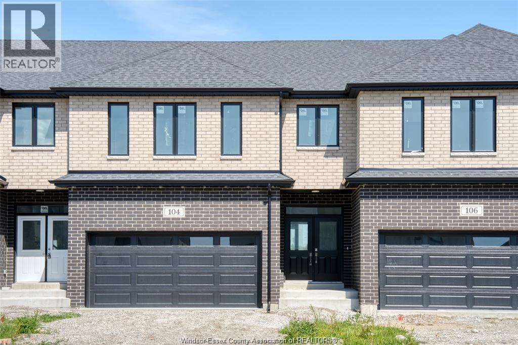 3-bedroom Single Family at 104 Eagle Street, Leamington — primary photograph