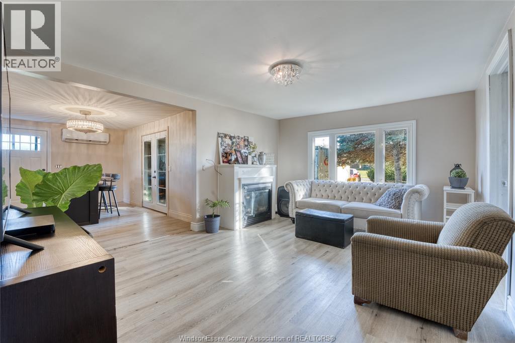 3-bedroom Single Family at 625 Sydenham Street, Colchester — photograph 3