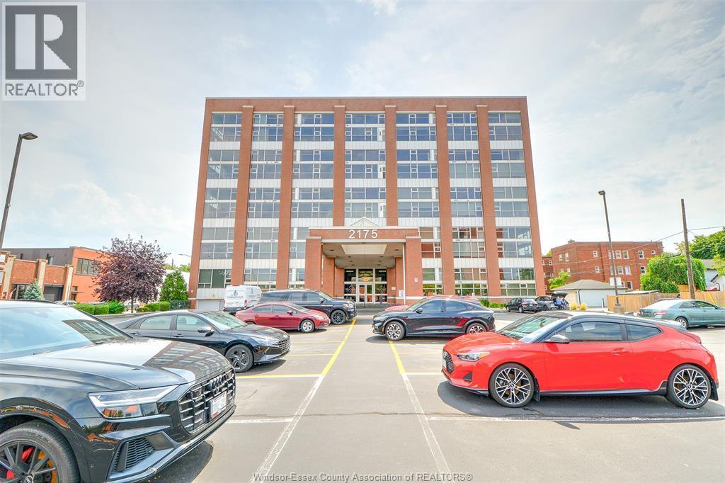 2-bedroom Single Family at 2175 Wyandotte Street #105, Windsor — photograph 2