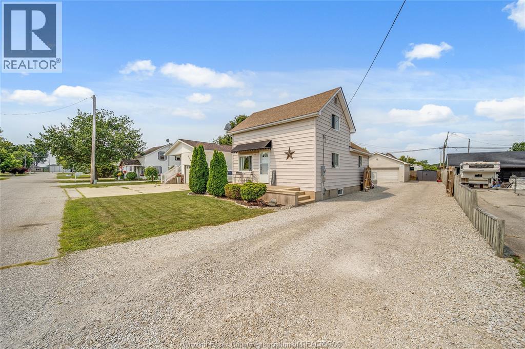 5-bedroom Single Family at 518 Arquette Avenue, McGregor — photograph 3