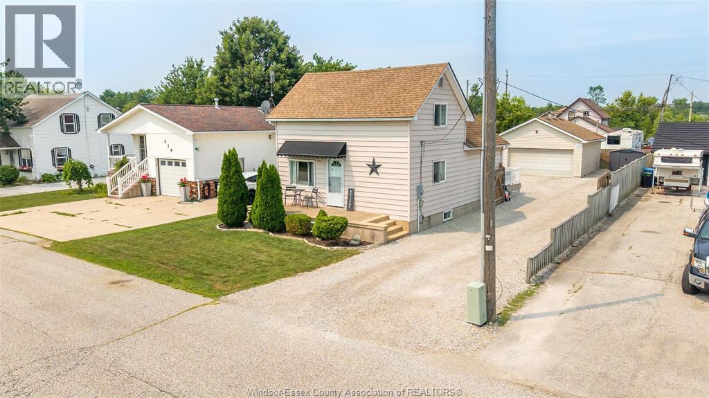 5-bedroom Single Family at 518 Arquette Avenue, McGregor — primary photograph