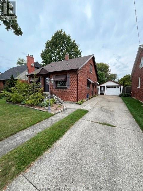 Single Family — 73 Phyllis Avenue, Chatham, Ontario
