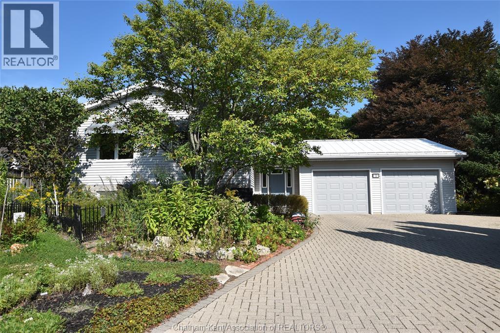 3-bedroom Single Family at 3 Kyle Drive, Ridgetown — primary photograph
