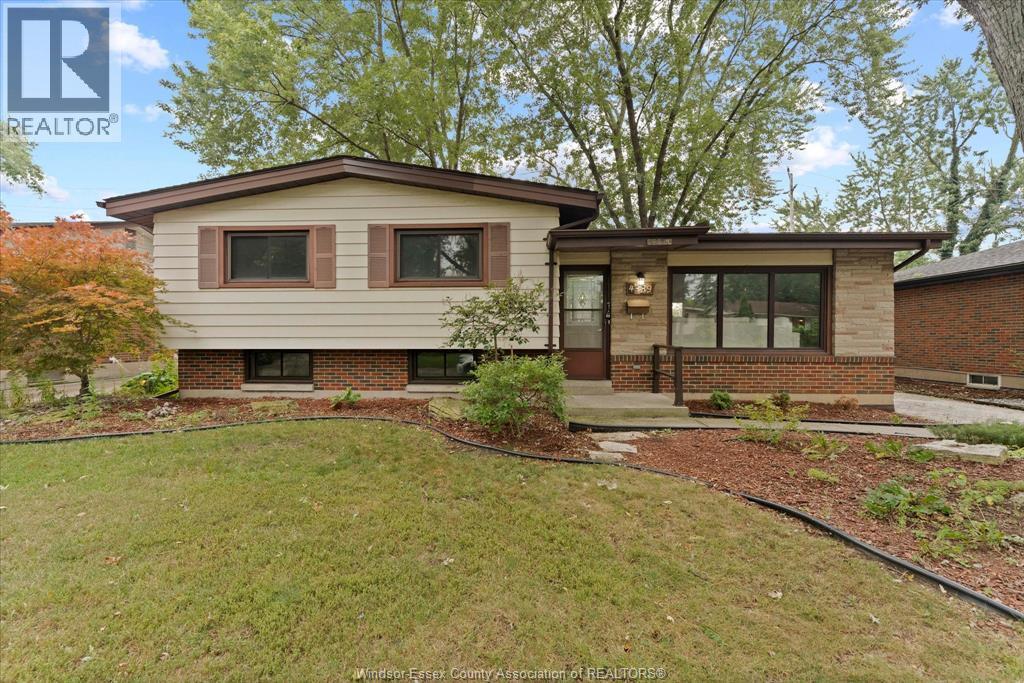 3-bedroom Single Family at 4339 Ashfield Crescent, Windsor — primary photograph