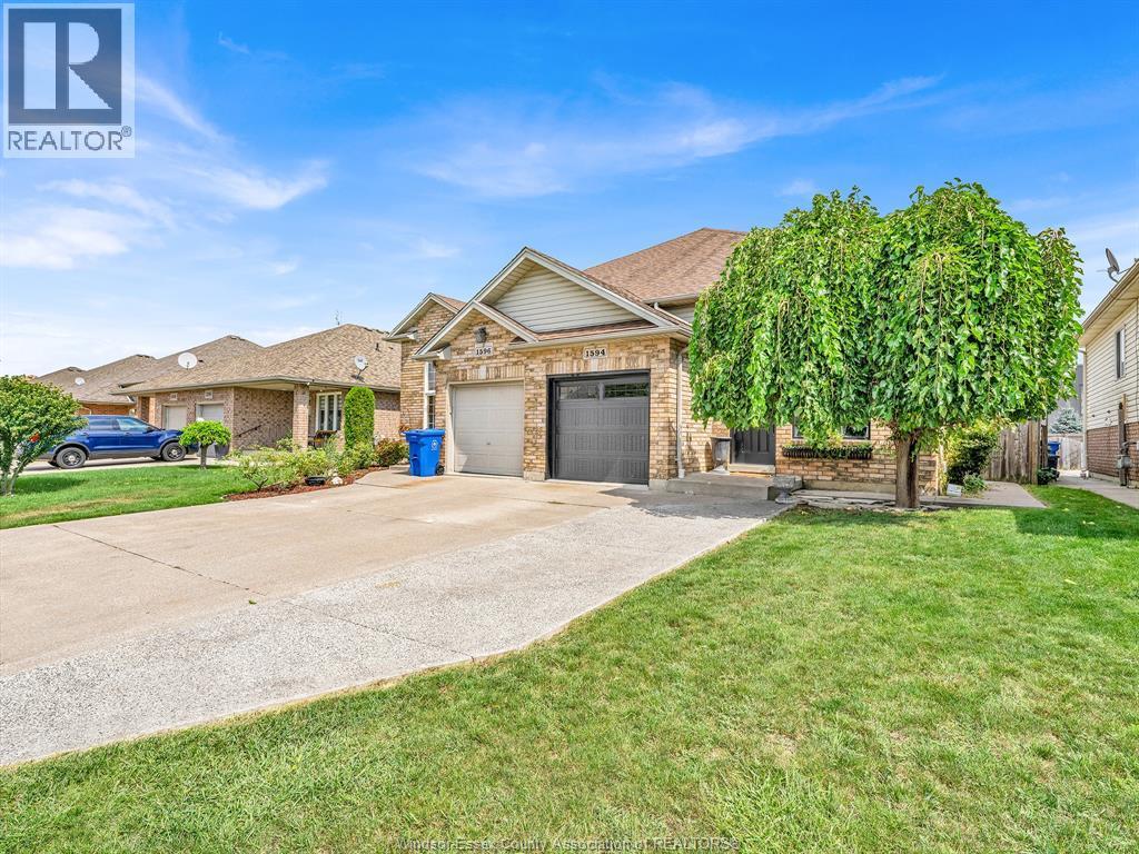 3-bedroom Single Family at 1594 Heatherglen Crescent, Tecumseh — photograph 2