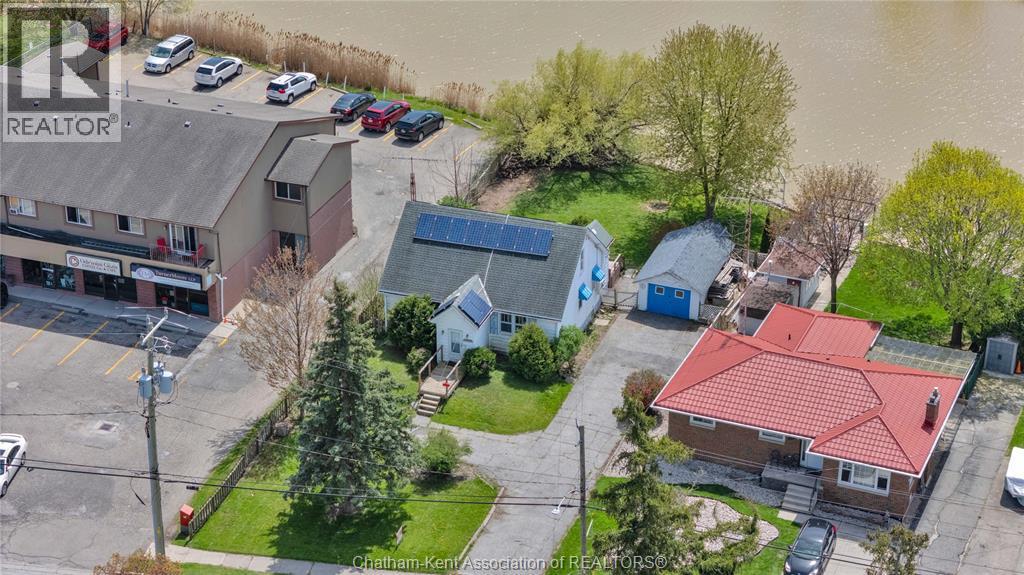 2-bedroom Single Family at 204 Margaret Avenue, Wallaceburg — primary photograph