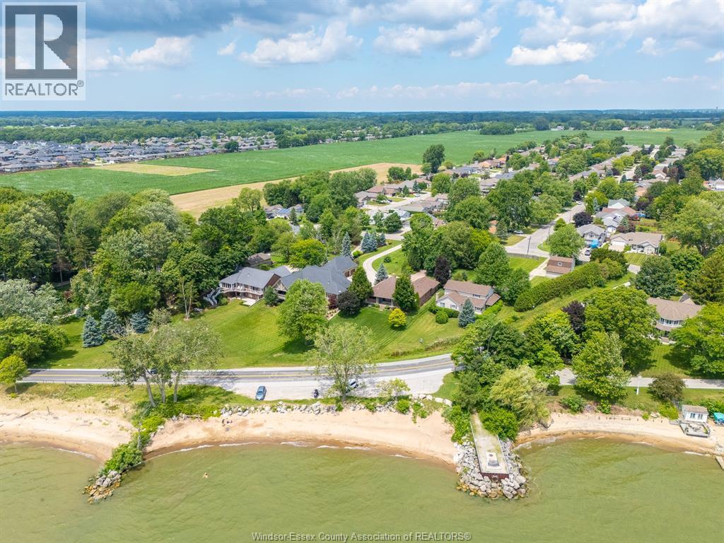 5-bedroom Single Family at 501 Lake Drive, Kingsville — photograph 3