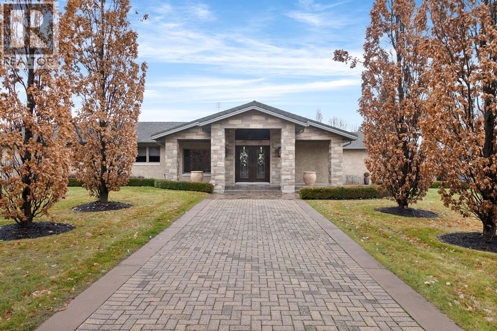 4-bedroom Single Family at 1530 Ravine Line, Kingsville — photograph 3