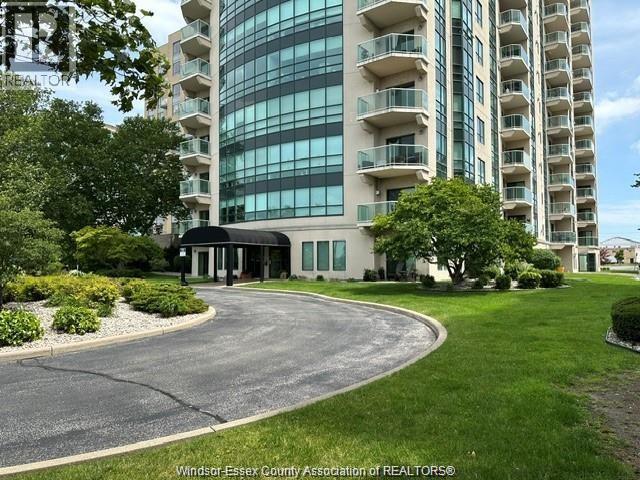2-bedroom Single Family at 4789 Riverside Drive #1006, Windsor — photograph 2