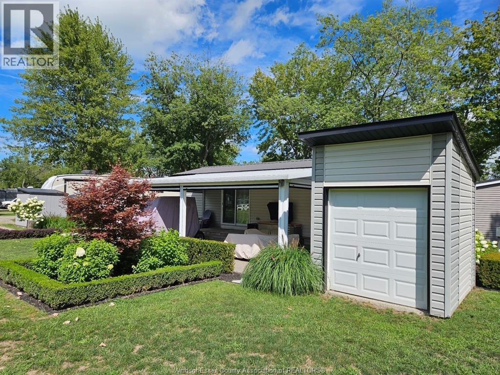 2-bedroom Single Family at 981 County Rd 2 #439, Lakeshore — primary photograph