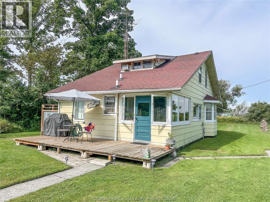 2-bedroom Single Family at 17882 Water Street, Rondeau Park — primary photograph